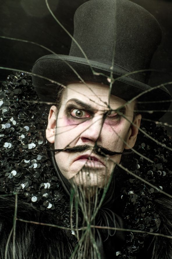 Musiktheater im Revier / Hoffmanns Erzählungen - Urban Malmberg © Pedro Malinowski Musiktheater im Revier / Hoffmanns Erzählungen - Urban Malmberg © Pedro Malinowski