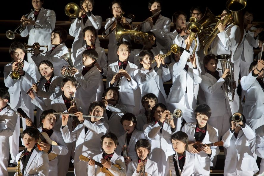 Oper Frankfurt /Kinderchor in Carmen © Monika Rittershaus