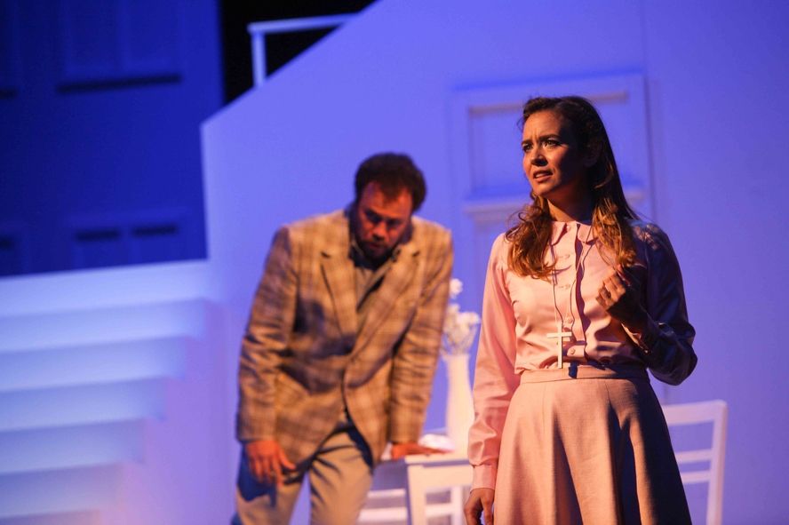 Mecklenburgisches Staatstheater / Margarethe - vorn : Tijana Grujic hinten : Lazaro Calderon © Silke Winkler