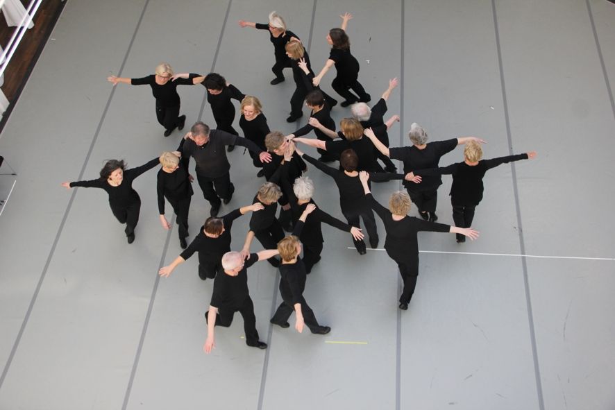 Theater Dortmund / Seniorentanztheater Dortmund - KNOCKIN ON HEAVENS DOOR - Ensemble © Gabriella Limatola