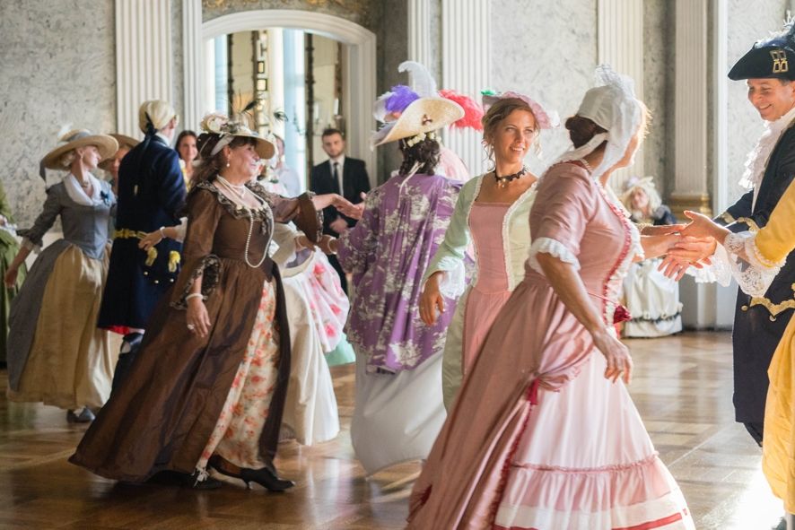 Bayerische Schlösserverwaltung / Im Neuen Schloss wird zum Tanz gebeten © Bayerische Schlösserverwaltung Bayerische Schlösserverwaltung / Im Neuen Schloss wird zum Tanz gebeten © Bayerische Schlösserverwaltung