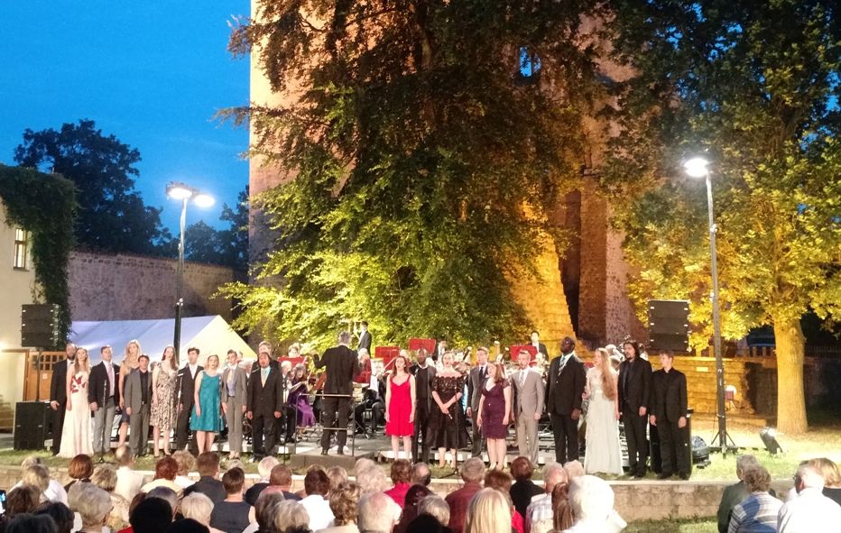 Theater Rudolstadt / Operngala - Die ganze Welt ist himmelblau © Johanna Muschong Theater Rudolstadt / Operngala - Die ganze Welt ist himmelblau © Johanna Muschong