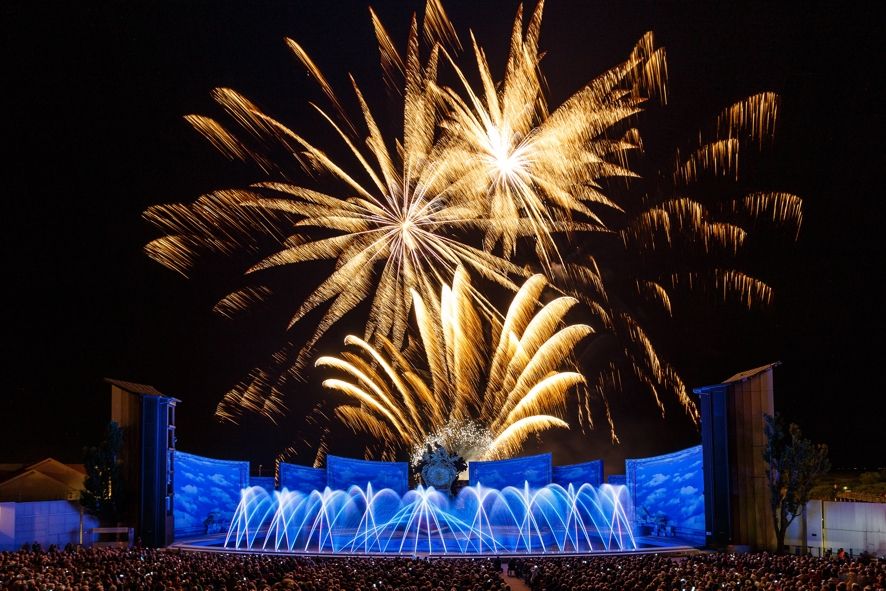 Seefestspiele Mörbisch / Der Vogelhändler © Seefestspiele Mörbisch/Jerzy Bin: Feuerwerk Seefestspiele Mörbisch / Der Vogelhändler © Seefestspiele Mörbisch/Jerzy Bin: Feuerwerk