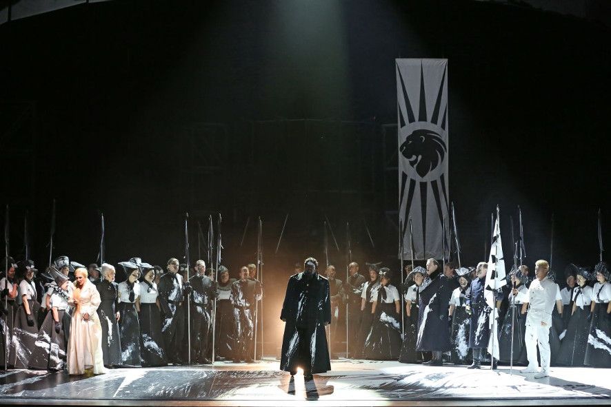 Analtisches Theater / Otello - hier mit KS Iordanka Derilova als Desdemona_ Kwonsoo Jeon als Cassio, © Claudia Heysel Analtisches Theater / Otello - hier mit KS Iordanka Derilova als Desdemona_ Kwonsoo Jeon als Cassio, © Claudia Heysel