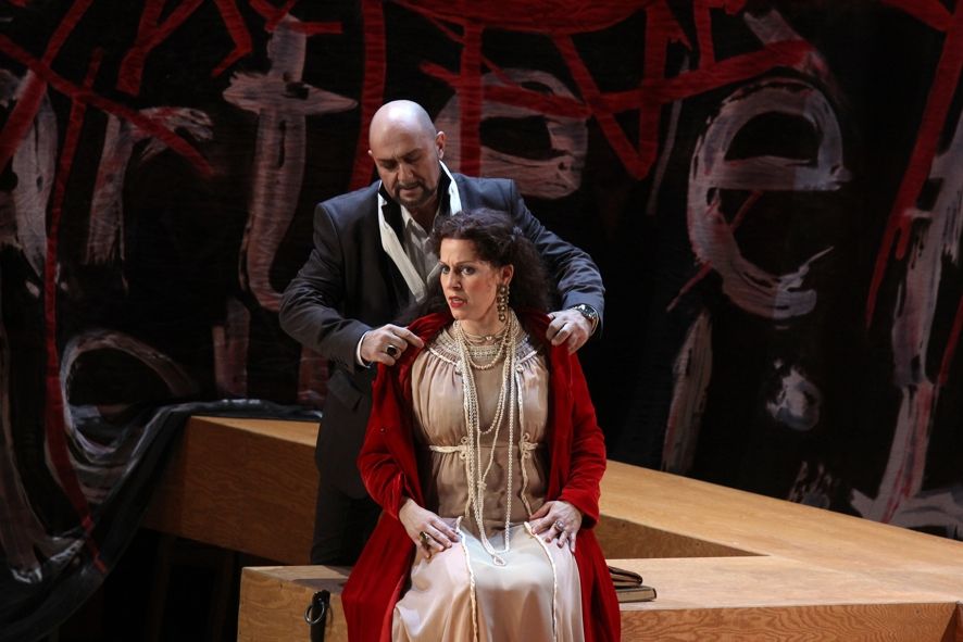 Theater Hagen / Tosca - Veronika Haller (Tosca), Karsten Mewes (Scarpia) © Klaus Lefebvre Theater Hagen / Tosca - Veronika Haller (Tosca), Karsten Mewes (Scarpia) © Klaus Lefebvre