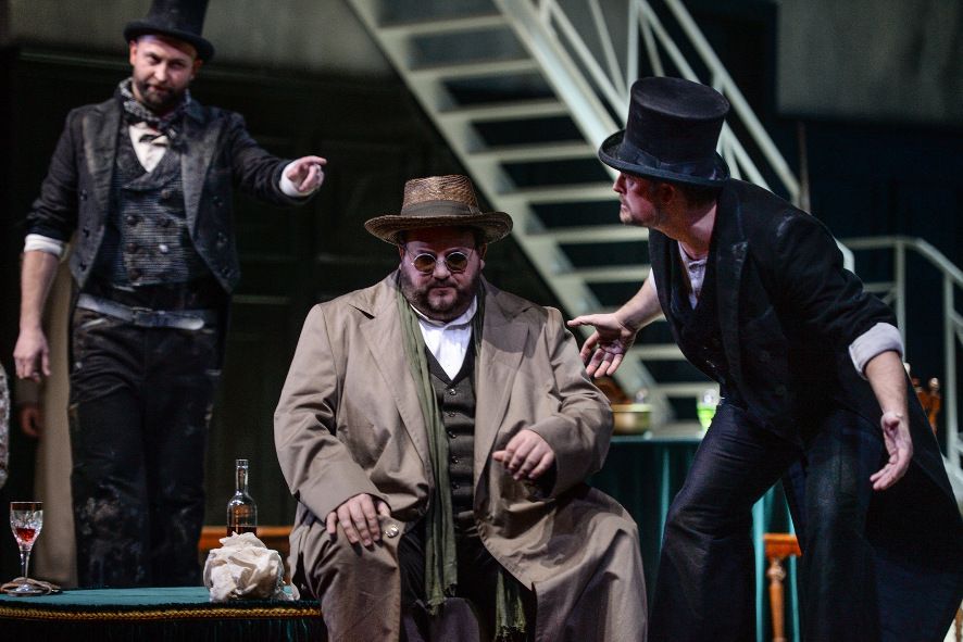Deutsche Oper am Rhein / Das Rheingold - hier Wotan, Fasolt und Fafner_ James Rutherford, Thorsten Grümbel und Lukasz Konieczny © Hans Jörg Michel Deutsche Oper am Rhein / Das Rheingold - hier Wotan, Fasolt und Fafner_ James Rutherford, Thorsten Grümbel und Lukasz Konieczny © Hans Jörg Michel
