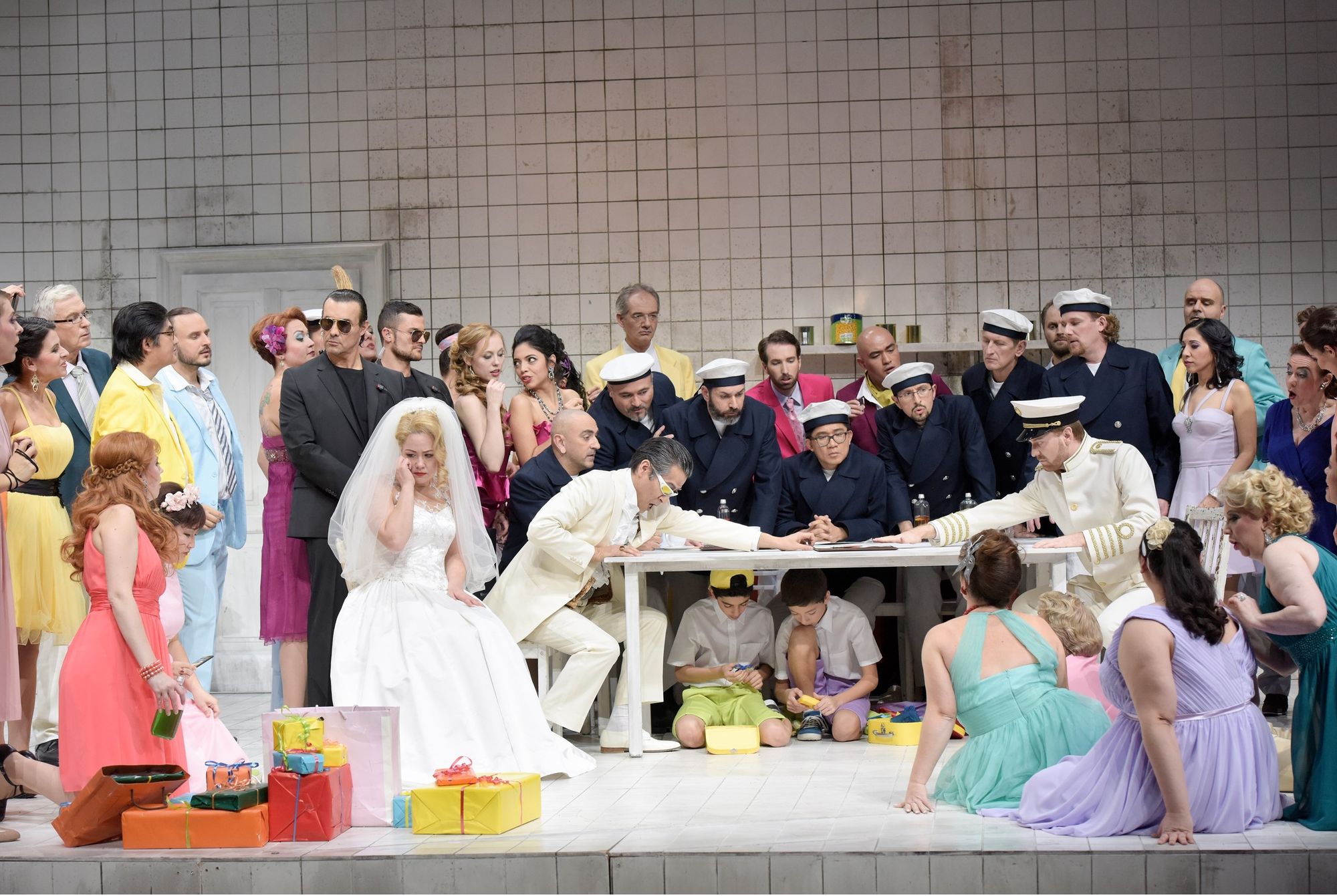 Staatsoper Stuttgart / Medea - (von Luigi Cherubini) hier Ensemble © Thomas Aurin