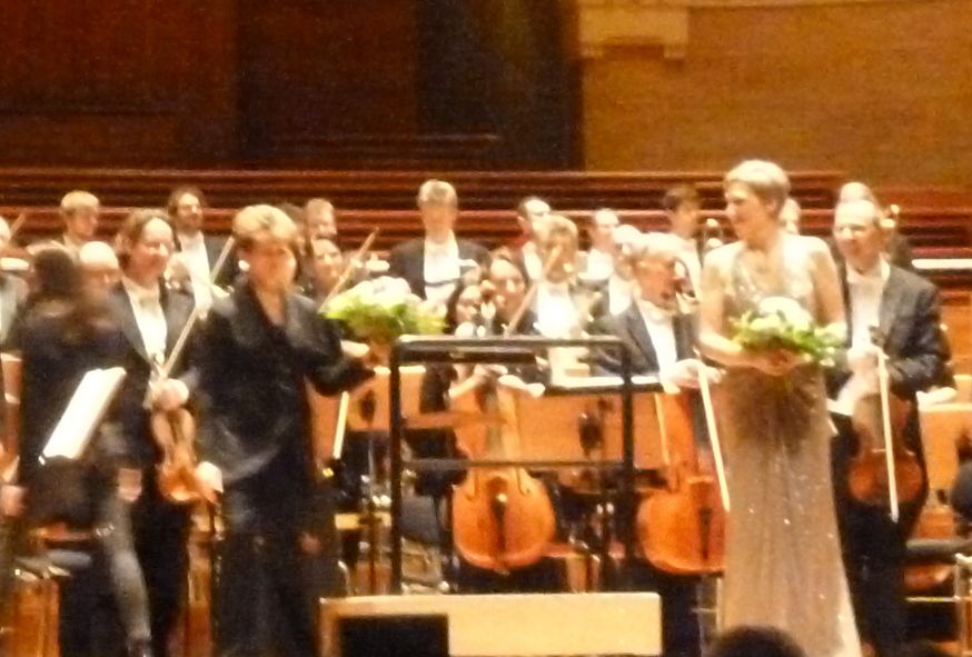 Sinfonieorchester Wuppertal hier mit Julia Jones und Angela Denoke © IOCO Sinfonieorchester Wuppertal hier mit Julia Jones und Angela Denoke © IOCO