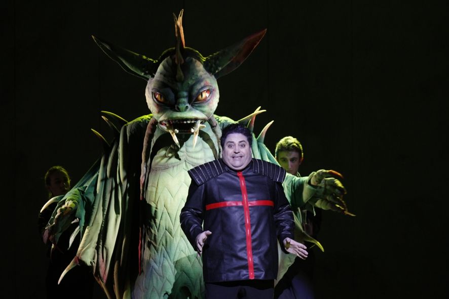 Theater Hagen / Ritter Roland - Eric Laporte (Ritter Roland), Statisterie. © Klaus Lefebvre Theater Hagen / Ritter Roland - Eric Laporte (Ritter Roland), Statisterie. © Klaus Lefebvre