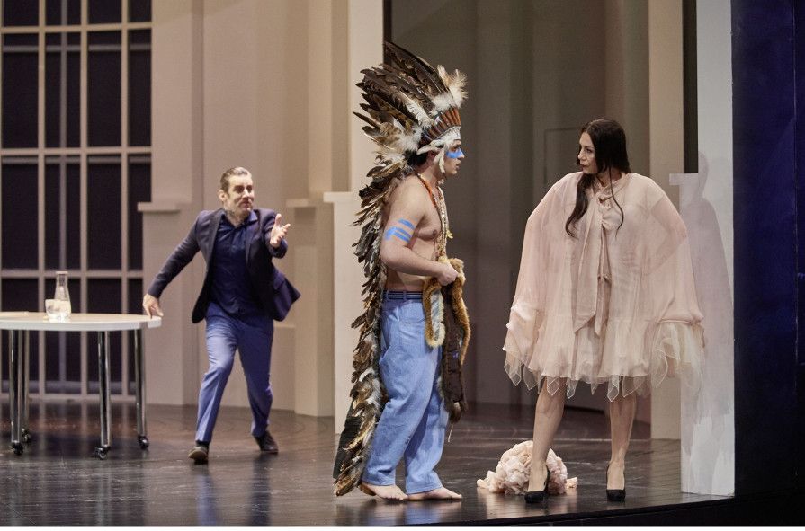 Oper Stuttgart / Don Pasquale - hier: André Morsch als Doktor Malatesta, Ioan Hotea als Ernesto, Ana Durlovski als Norina © Martin Sigmund