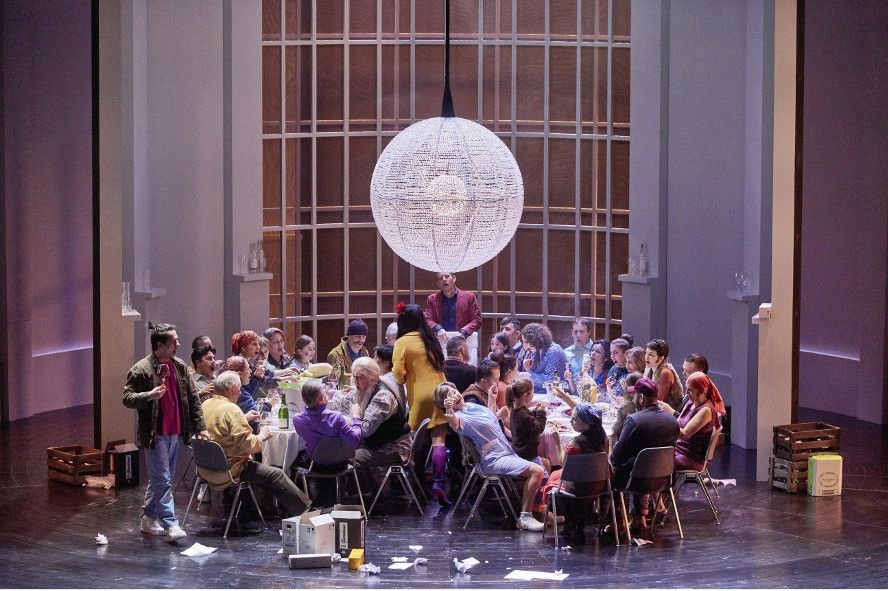 Oper Stuttgart / Don Pasquale -  hier :  Ioan Hotea als Ernesto, Ana Durlovski als Norina, André Morsch als Doktor Malatesta © Martin Sigmund