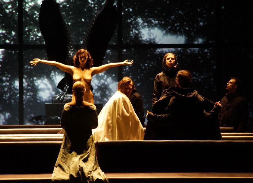 Hessisches Staatstheater / Tannhäuser - hier : Sabina Cvilak als Elisabeth und Lance Ryan als Tannhäuser © Monika Forster