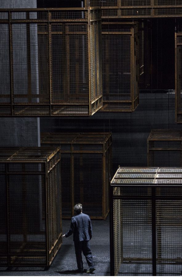 Oper Stuttgart / Der Gefangene - hier : Georg Nigl als Der Gefangene © Bernd Uhlig