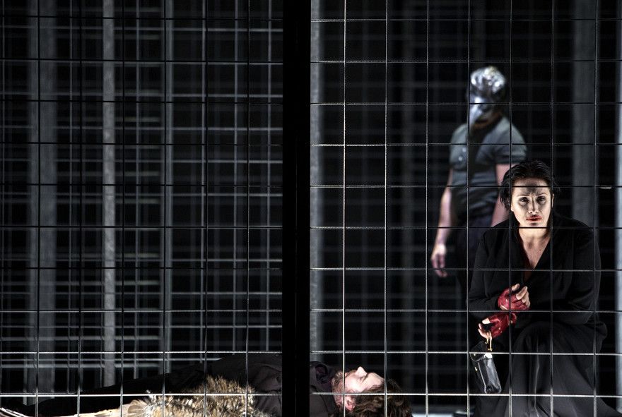 Oper Stuttgart / Das Gehege - hier : Angeles Blancas Gulin als Frau und Julian Hubbard © Bernd Uhlig