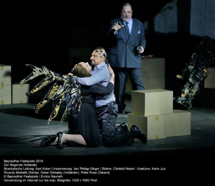 Bayreuther Festspiele 2018 / Der fliegende Holländer - hier : Daland:_Senta, mein Kind, sag, bist auch du bereit__ Holländer trifft Senta © Enrico Nawrath Bayreuther Festspiele 2018 / Der fliegende Holländer - hier : Daland:_Senta, mein Kind, sag, bist auch du bereit__ Holländer trifft Senta © Enrico Nawrath