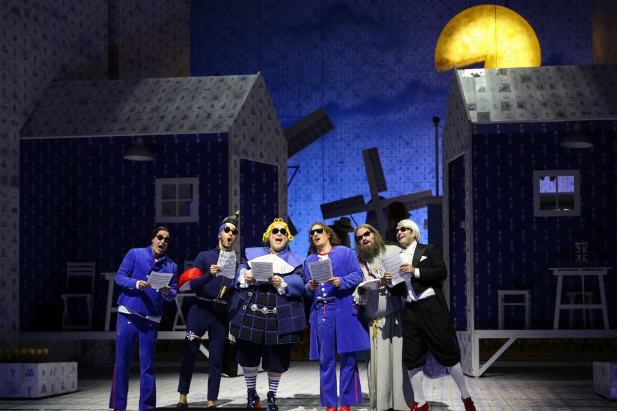 Volksoper Wien / Zar und Zimmermann - hier : Carsten Süss als Peter Iwanow, Stefan Cerny als Lord Syndham, Lars Woldt als van Bett, Daniel Schmutzhard als Peter I., Gregor Loebel als General Lefort, Ilker Arcayürek als Marquis von Chateauneuf © Barbara Pallfy / Volksoper Wien