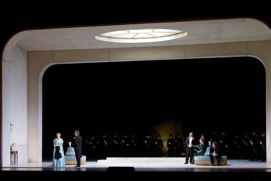 Semperoper Dresden / Arabella - hier mit Camilla Nylund als Arabella, Bo Skovhus als Mandryka, Kurt Rydl als Graf Waldner , Christa Mayer als Adelaide, Thomas Blondell als Matteo © Klaus Gigga