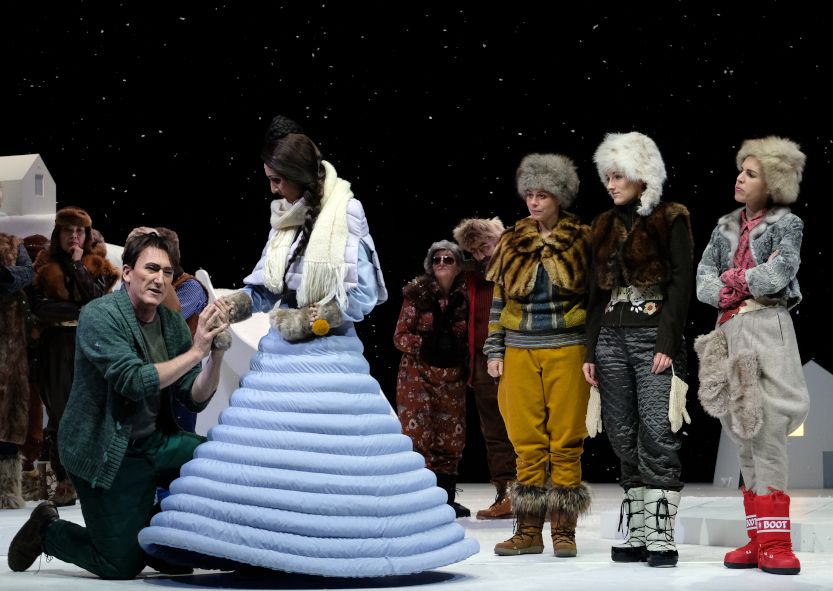 Theater für Niedersachsen / Die Pantoeffelchen - hier : Wolfgang Schwaninger als Wakula, Katja Boerdner als Oxana © Falk von Traubenberg