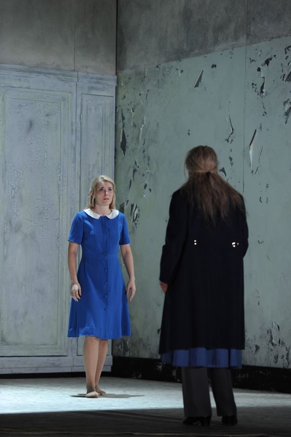Oper Frankfurt / Daphne © Barbara Aumueller