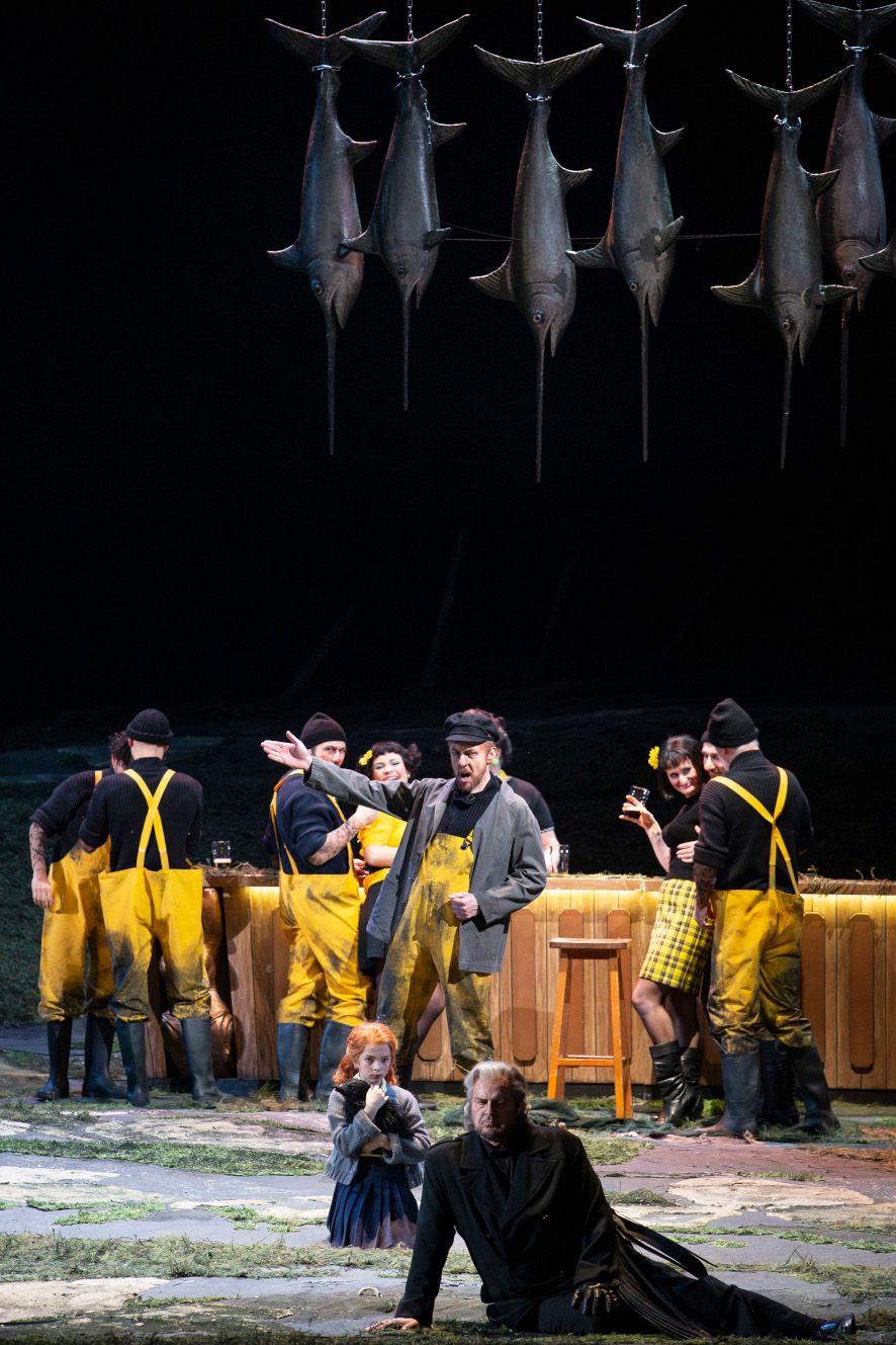 Semperoper Dresden / Der fliegende Holländer - hier : Albert Dohmen als Holländer, Georg Zeppenfeld als Daland  © Klaus Gigga