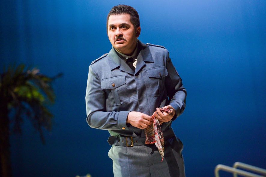 Theater Magdeburg / Otello - hier : Gocha Abuladze als gebrochener Antiheld © Nilz Boehme