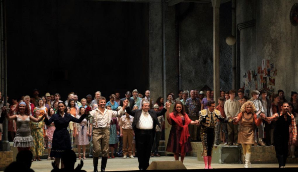 Staatsoper Hamburg / Carmen - hier : Schlussapplaus © Patrik Klein