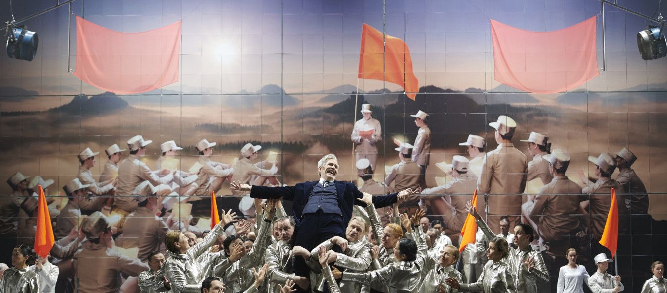 Staatsoper Stuttgart / Richard Nixon - Oper von John Adams - hier : Michael Mayes als Richard Nixon und Ensemble © Matthias Baus