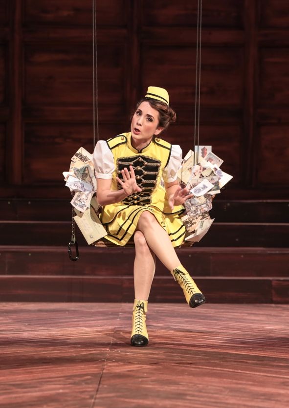 Theater und Philharmonie Thüringen / DER VOGELHÄNDLER - Miriam Zubieta als Christel von der Posts © Ronny Ristok