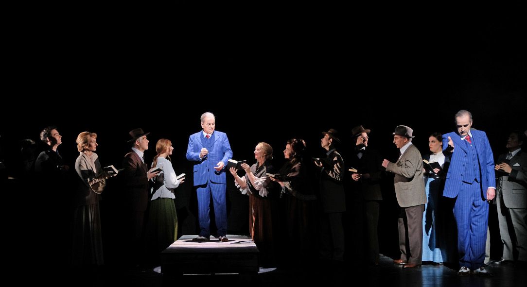 Theater für Niedersachsen / Tod in Venedig - hier : links Hans-Jürgen Schöpflin als Gustav von Aschenbach und Uwe Tobias Hieronimi als Reisender © Falk von Traubenberg