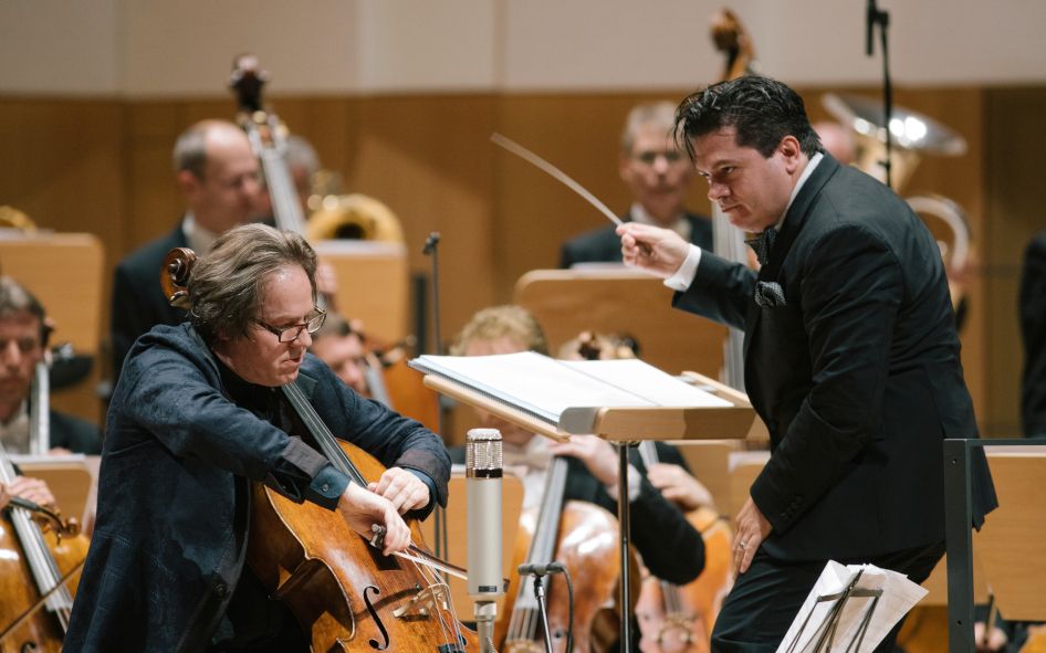 Dresdner Musikfestspiele 2019 / Konzert der "Drei Kontinente" - hier : mit Cristian Macelaru © Oliver Killing
