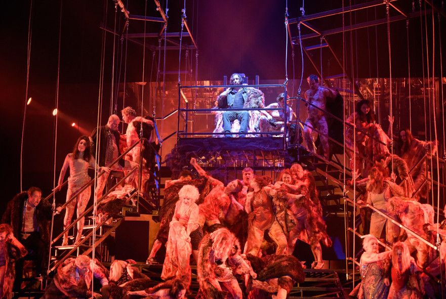 Staatsoper Stuttgart / Mefistofele - hier : Mika Kares als Mefistofele © Thomas Aurin