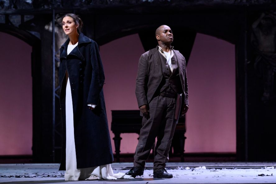 Opera Royal de Wallonie / I Purtitani - hier : das Zuzana MARKOVÁ - Lawrence BROWNLEE als Lord Arturo Talbot © Opéra Royal de Wallonie-Liège