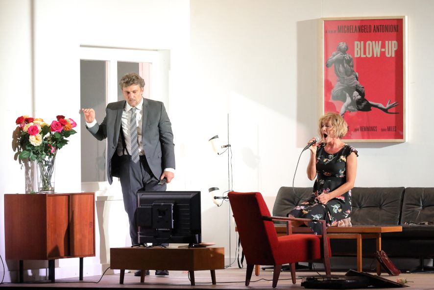 Bayerische Staatsoper / Die tote Stadt - hier : Jonas Kaufmann, Marlies Petersen als Marietta © Wilfried Hoesl