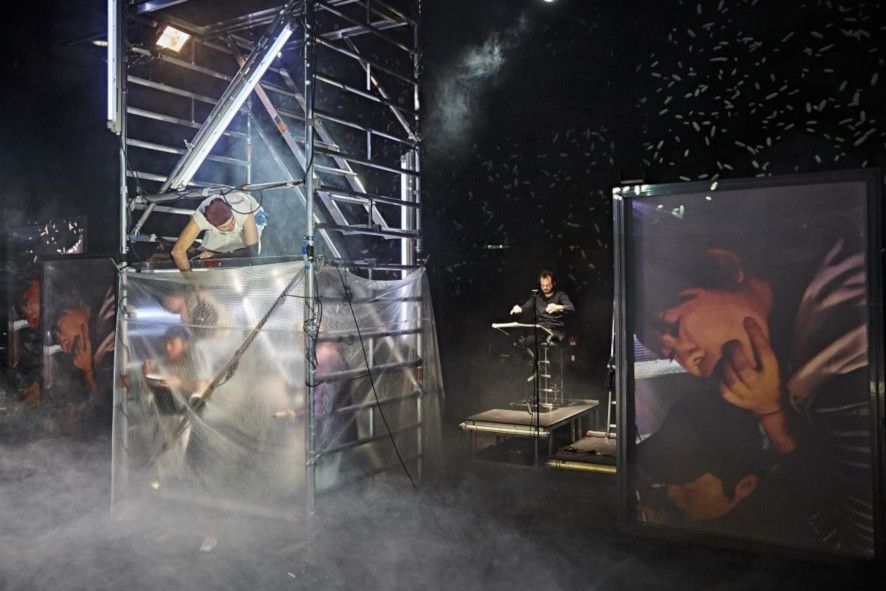 Semper Zwei / Der goldene Drache © Ludwig Olah