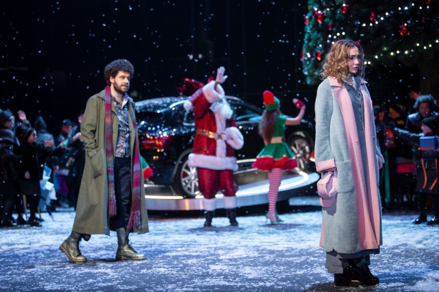  Theater Basel / La Boheme - hier : Cristina Pasaroiu als Mimi, Davide Giust als Rodolfo  © Theater Basel / Priska Ketterer