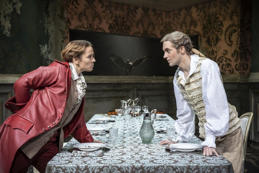 Aalto Theater Essen / Kain und Abel - Mezzosopranistin Bettina Ranch als Kain sowie der Countertenor Philipp Mathmann als Abel © Matthias Jung