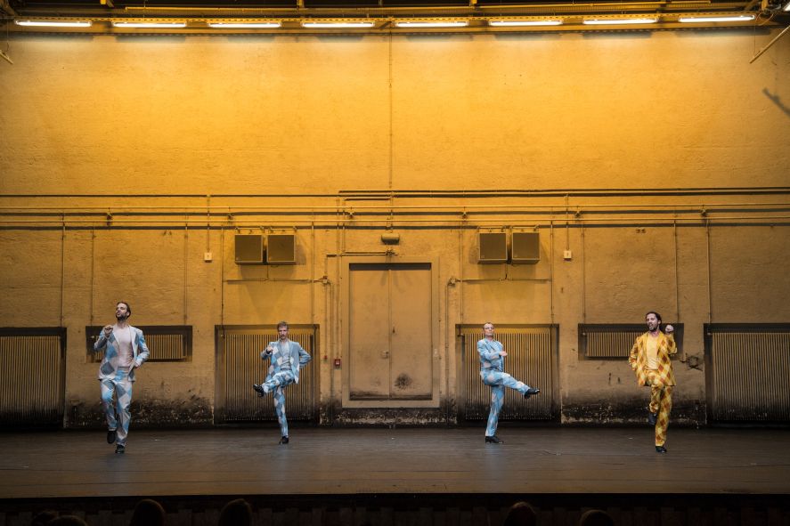 Residenztheater München / Die drei Musketiere - hier : vl. Max Rothbart, Michael Wächter, Vincent Glander, Nicola Mastroberardino © Sandra Then