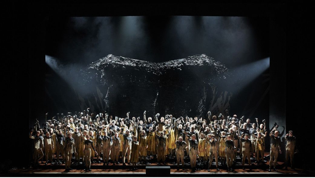 Staatsoper Stuttgart / BORIS - hier : Ensemble und Chor © Matthias Baus