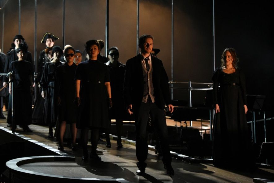 Hessisches Staatstheater Wiesbaden / Matthäus-Passion - hier : Julian Habermann und Chor © Karl und Monika Forster