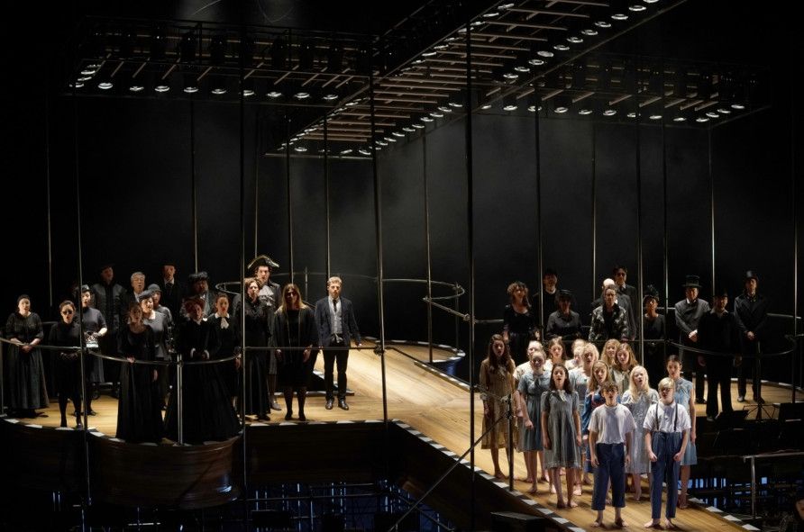 Hessisches Staatstheater Wiesbaden / Matthäus-Passion - hier : Julian Habermann und Jugendkantorei der Ev. Singakademie Wiesbaden, Chor © Karl und Monika Forster