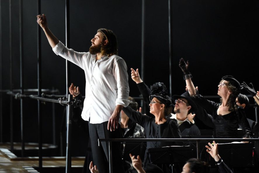 Hessisches Staatstheater Wiesbaden / Matthäus-Passion - hier : Konstatin Krimmel, Cor © Karl und Monika Forster