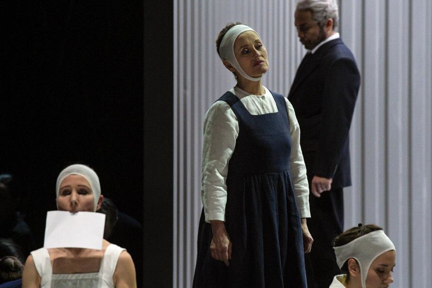 Staatsoper Hamburg / Norma - hier : Gabriele Rossmanith, Liang Li © Hans Joerg Michel