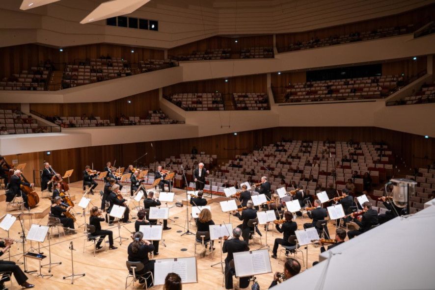 Kulturpalast Dresden / Haydn, Beethoven und Dresdner Philharmonie zu Corona Zeiten @ Björn Kadenbach