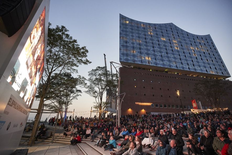 Elbphilharmonie / Konzertkino 2018 Vorplatz Cube @ Claudia Höhne