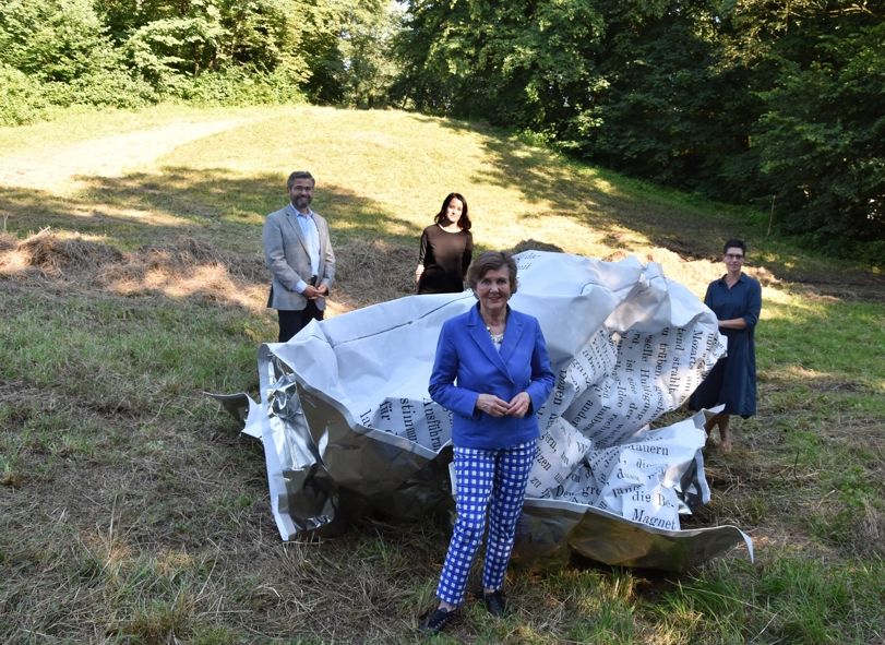 Feentempel Moenchsberg / hier : zerknitterte Vorlagen dazu vl Mayr, Stocker, Lasinger, Rabl-Stadler vorne @ SF / Anne Zeuner