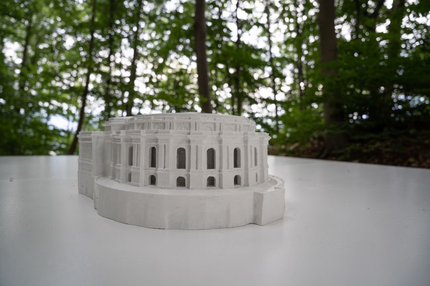 Feentempel auf dem Kapuzinerberg / hier : die Markierungen im Park @ SF / Lukas Pilz