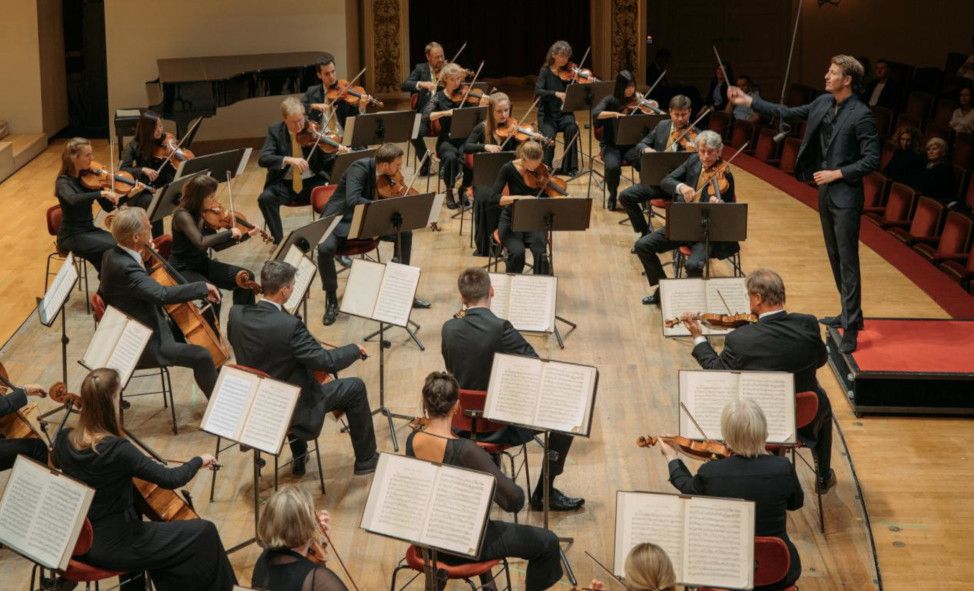 Semperoper Drseden / hier : Gustav Mahler Jugendorchester und Dirigent Duncan Ward © Oliver Killig
