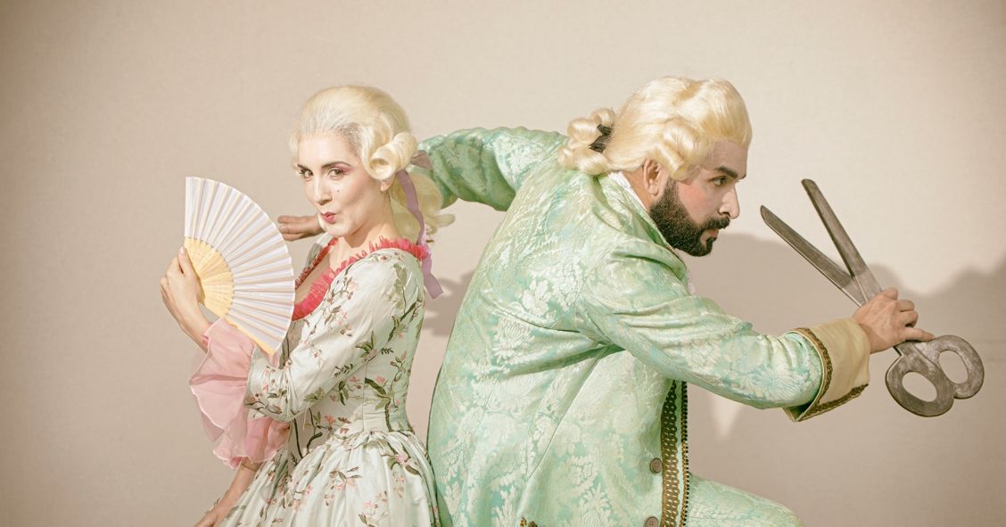 Theater Altenburg Gera, / Der Barbier von Sevilla“ mit Miriam Zubieta als Rosina und Alejandro Lárraga Schleske als Figaro © Ronny-Ristok