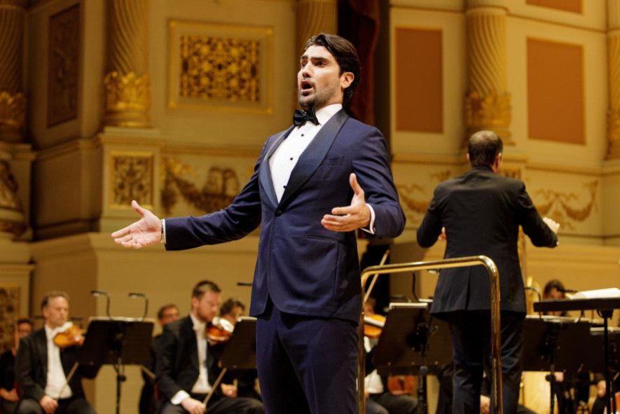 Semperoper Dresden / Madama Butterfly - hier :  Jonathan Tetelmann als Pinkerton © Klaus Gigga