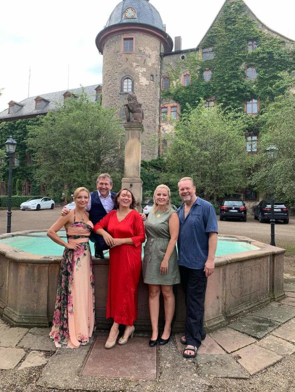 Opera meets nature in Schloss Laubach / hier : die Künstler © Ingrid Freiberg